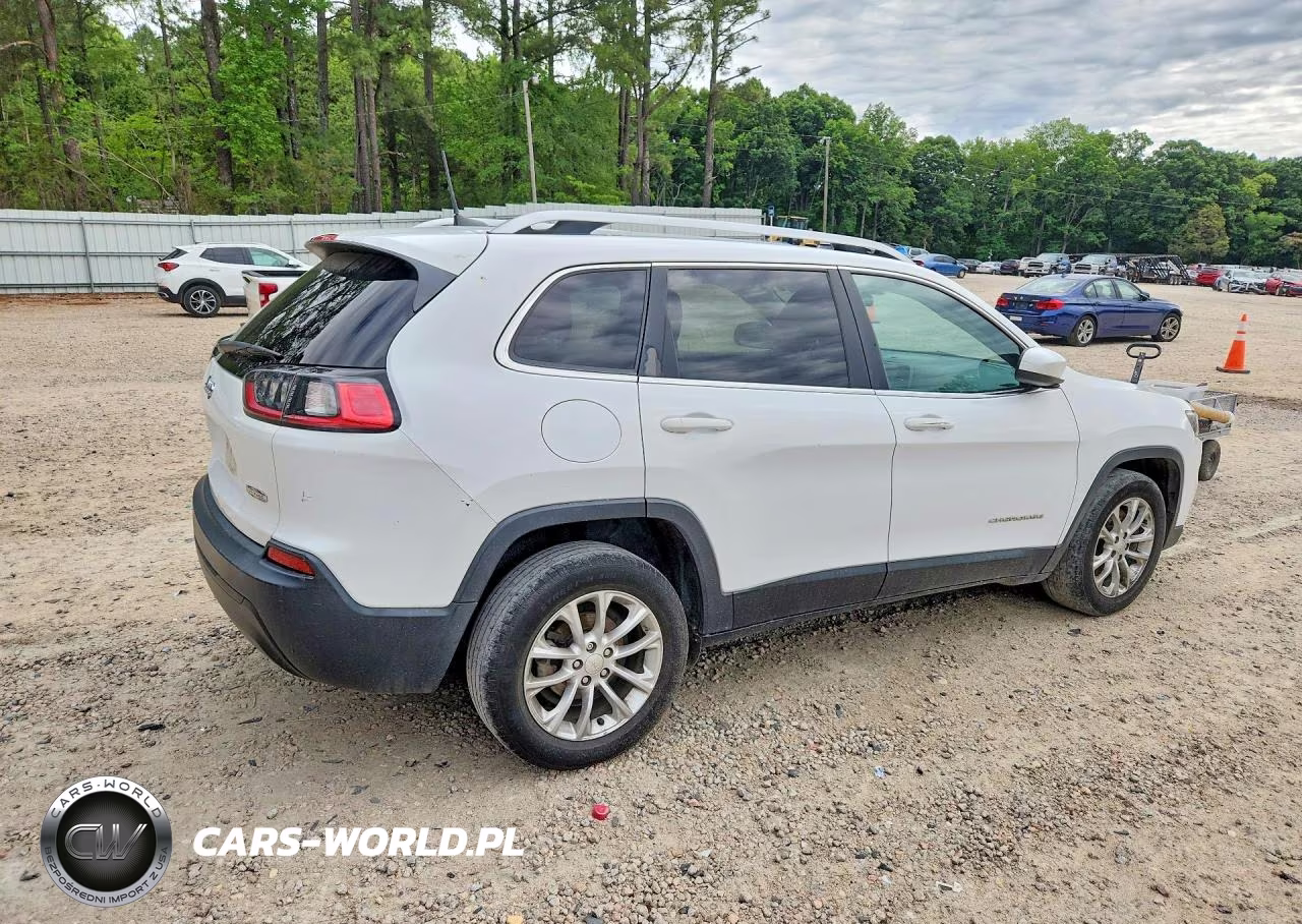 2019 Jeep Cherokee Latitude VIN:1C4PJLCB7KD114518 - 3