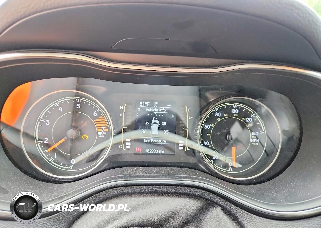2019 Jeep Cherokee Latitude VIN:1C4PJLCB7KD114518 - 9