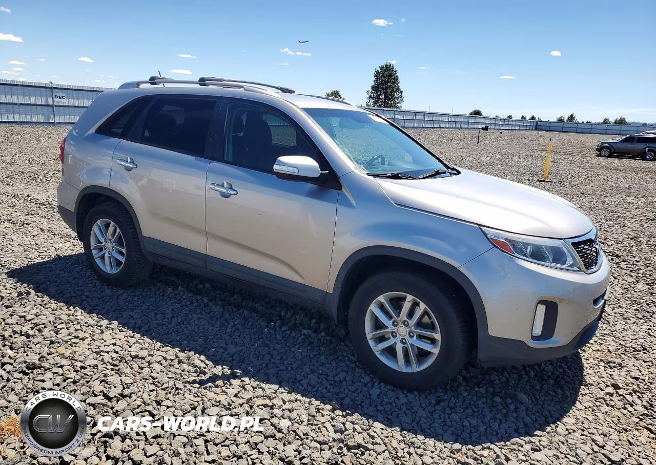 2014 Kia Sorento Lx VIN:5XYKT4A79EG485954 - 4