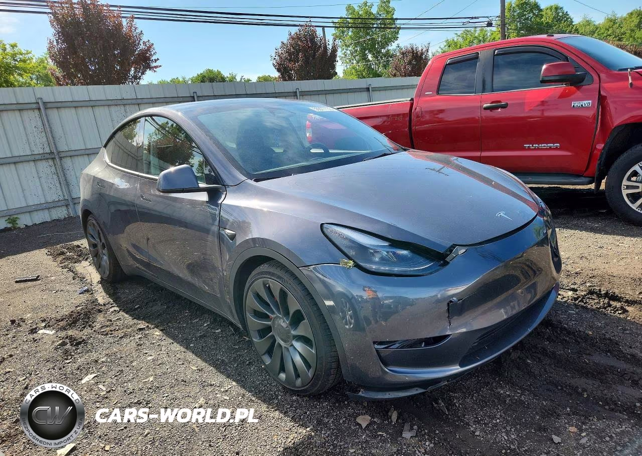 2023 Tesla Model Y VIN:7SAYGDEF8PF948468 - 4