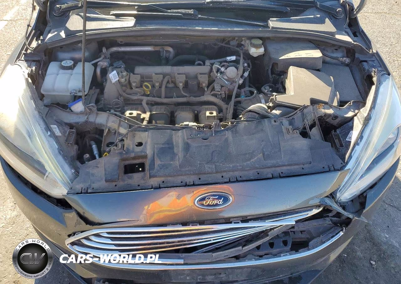 2018 Ford Focus Titanium VIN:1FADP3N2XJL323423 - 11