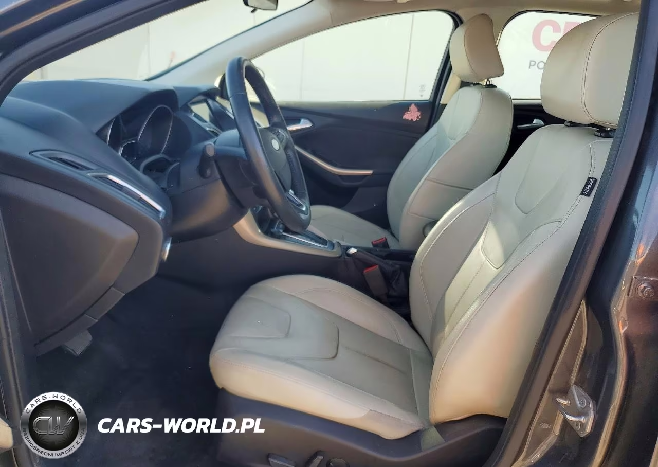 2018 Ford Focus Titanium VIN:1FADP3N2XJL323423 - 7