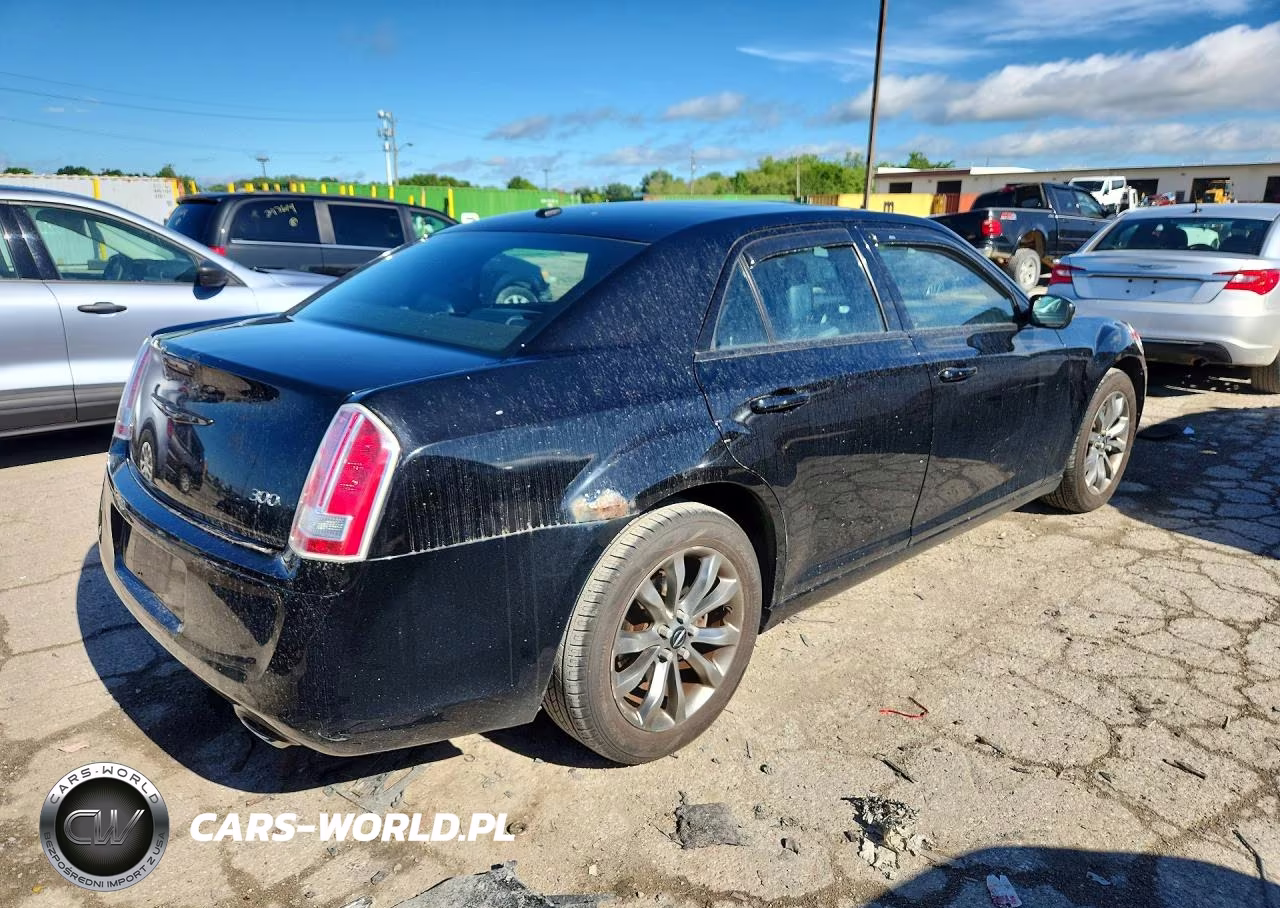 2014 Chrysler 300 S VIN:2C3CCAGG4EH352776 - 3