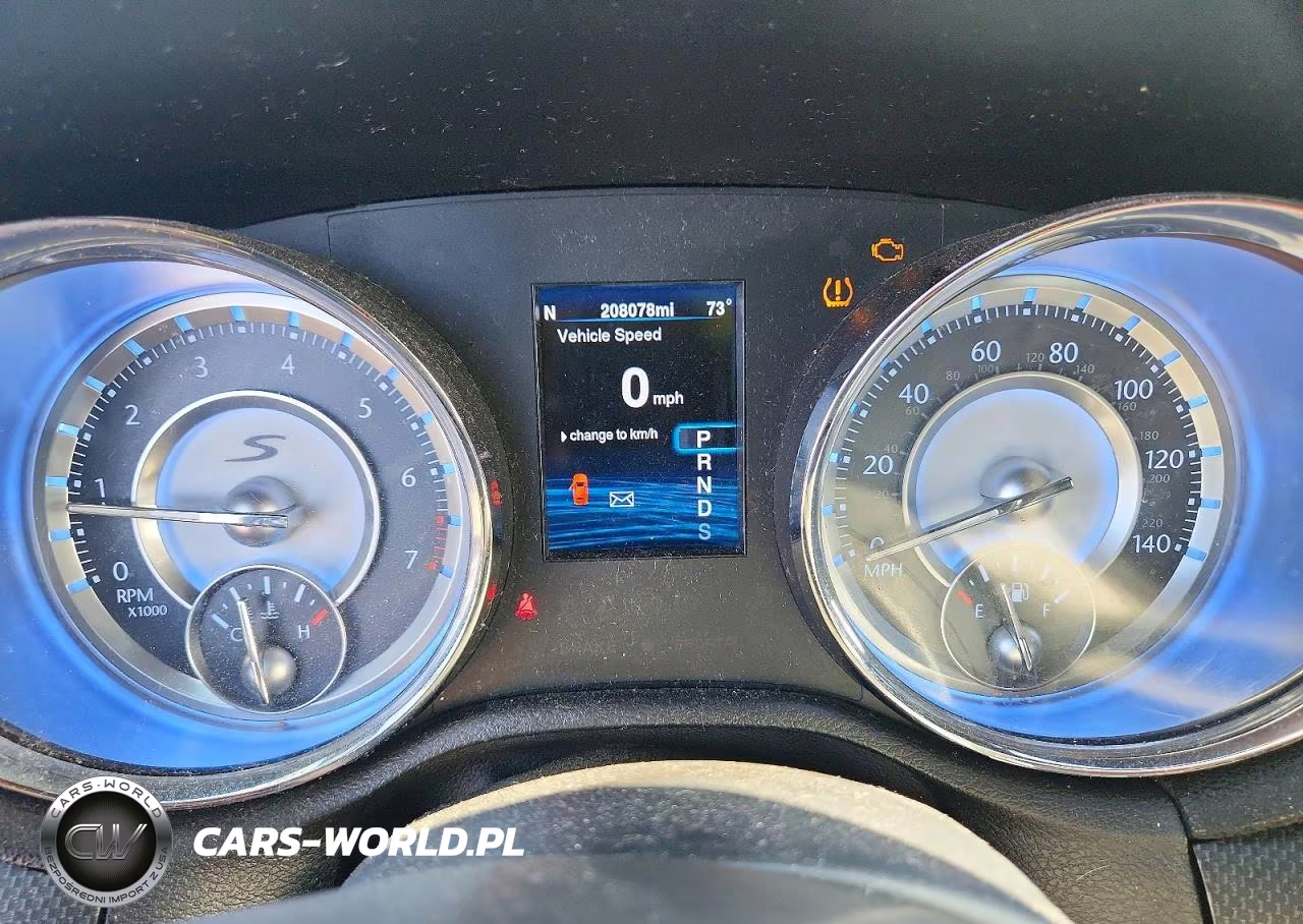 2014 Chrysler 300 S VIN:2C3CCAGG4EH352776 - 9