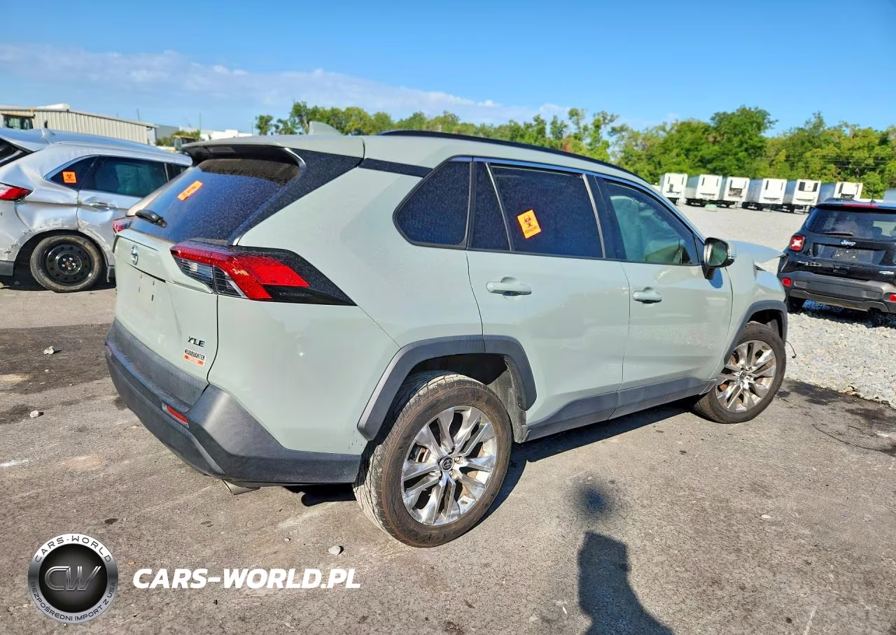 2021 Toyota Rav4 Xle Premium VIN:2T3C1RFV6MW135969 - 3