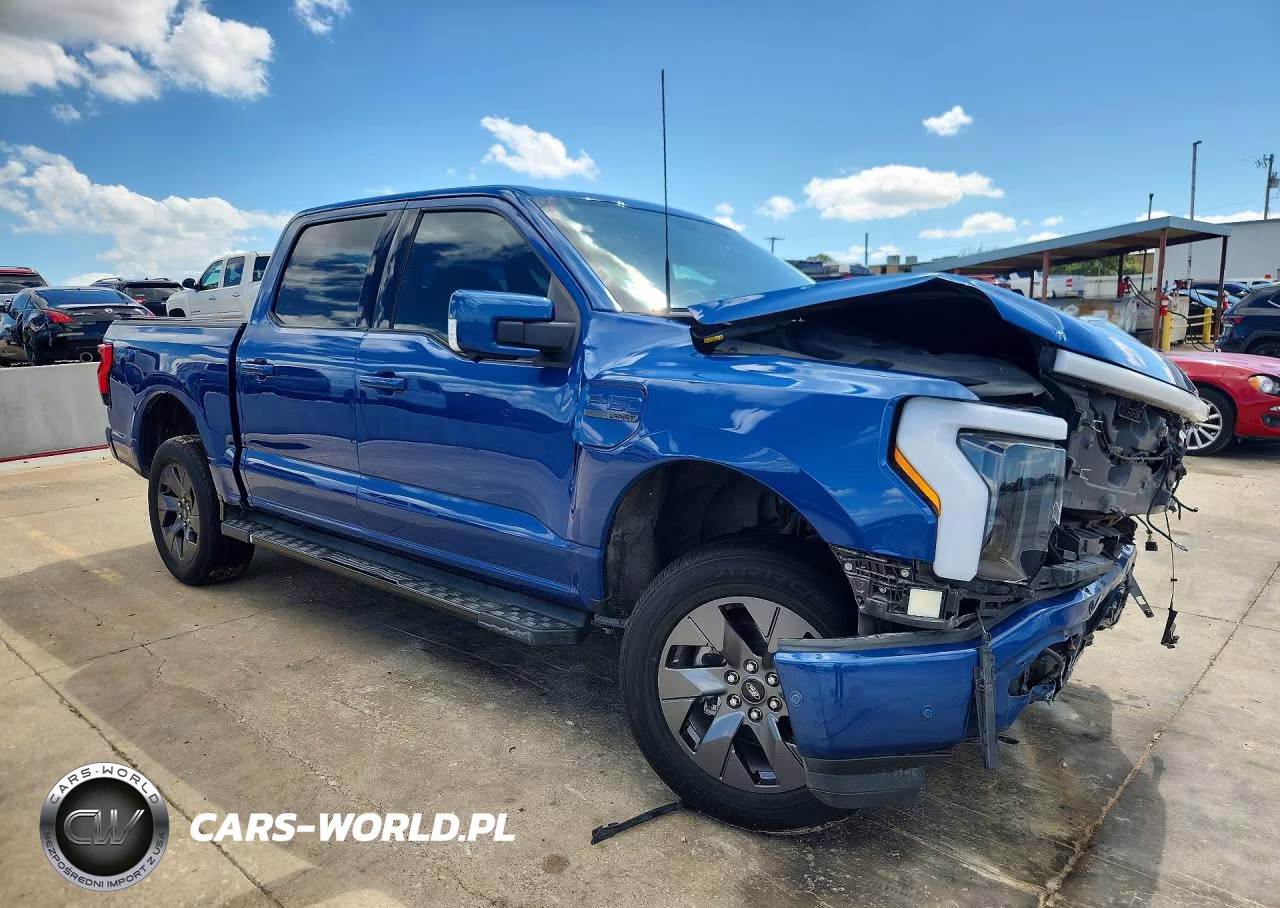 2022 Ford F150 Lightning Pro VIN:1FT6W1EV4NWG13925 - 4