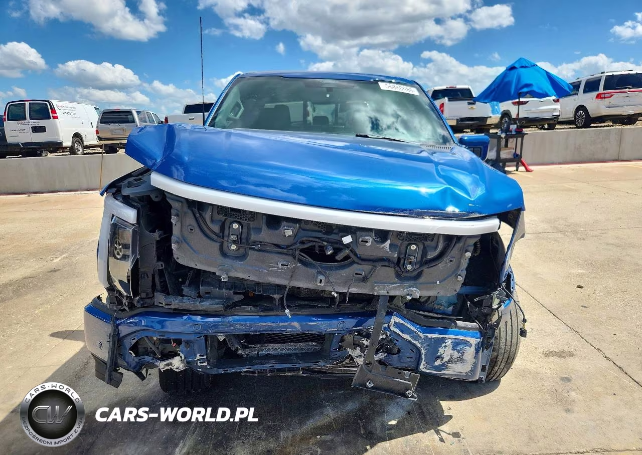 2022 Ford F150 Lightning Pro VIN:1FT6W1EV4NWG13925 - 5