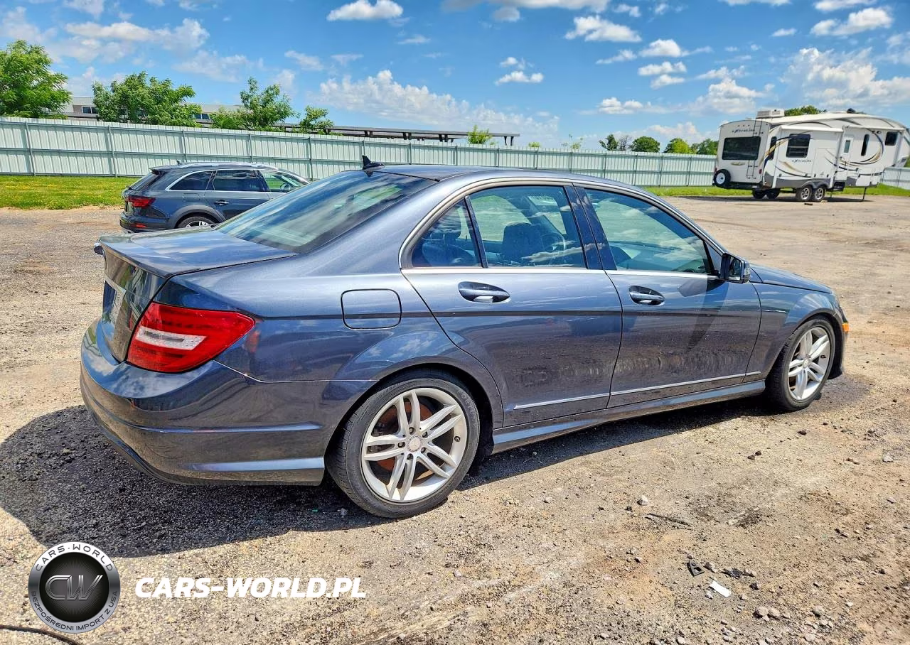 2013 Mercedes-Benz C 250 VIN:WDDGF4HB4DA786451 - 3