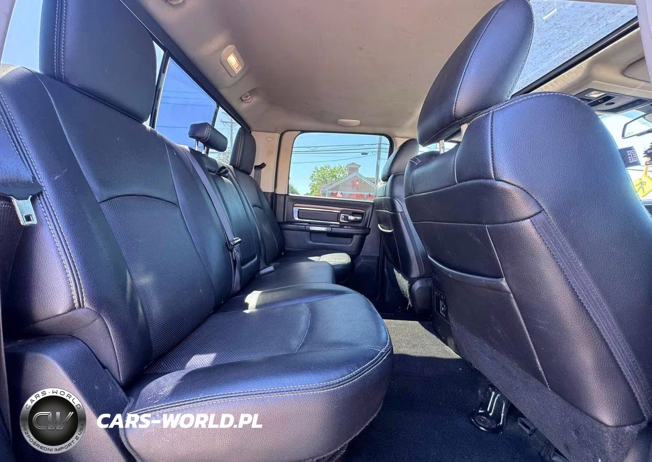 2017 Ram 2500 Laramie VIN:3C6UR5FL6HG721170 - 6