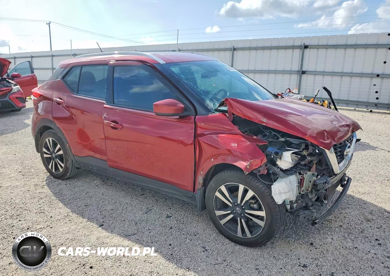 2018 Nissan Kicks Sv VIN:3N1CP5CU1JL541389 - 4