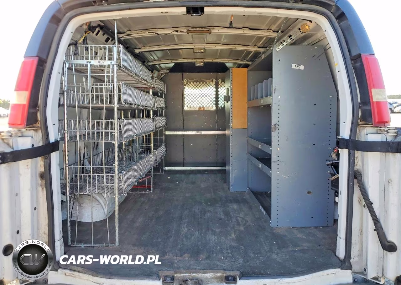 2010 Chevrolet Express G2500 VIN:1GCZGFBA7A1141462 - 10