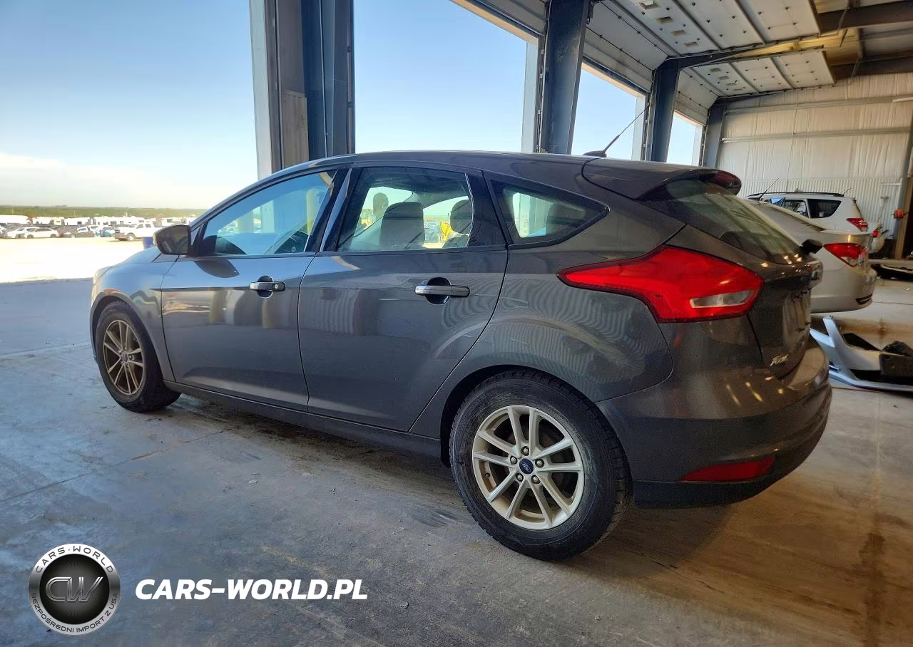 2018 Ford Focus Se VIN:1FADP3K22JL305907 - 2