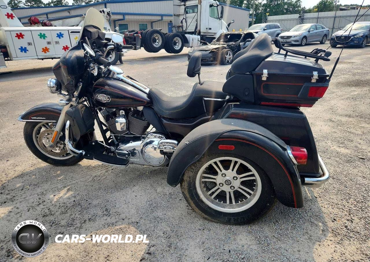 2011 Harley-Davidson Flhtcutg VIN:1HD1MAM15BB852593 - 3