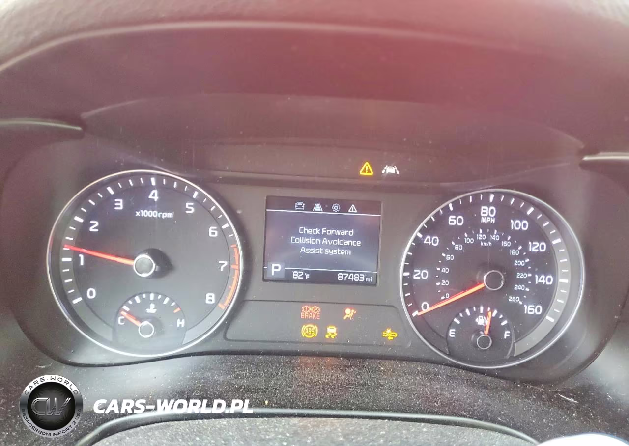 2019 Kia Forte Lxs VIN:3KPF24AD3KE057784 - 9