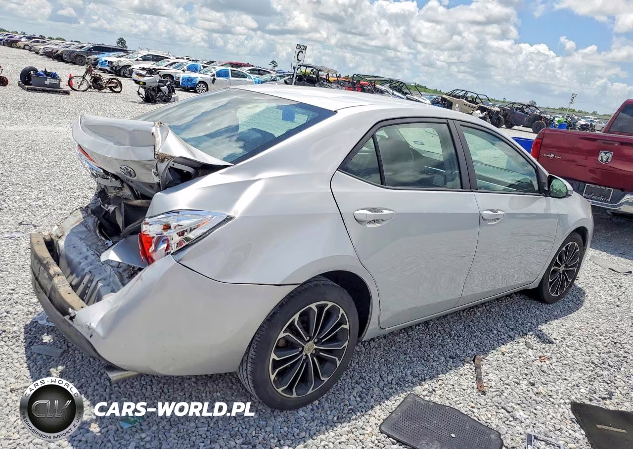 2015 Toyota Corolla S Plus VIN:2T1BURHEXFC330681 - 3