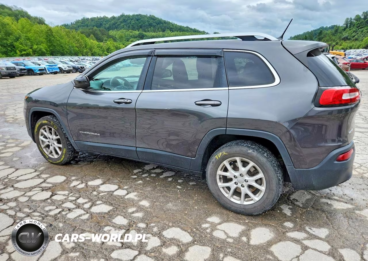 2015 Jeep Cherokee Latitude VIN:1C4PJMCB6FW751349 - 2