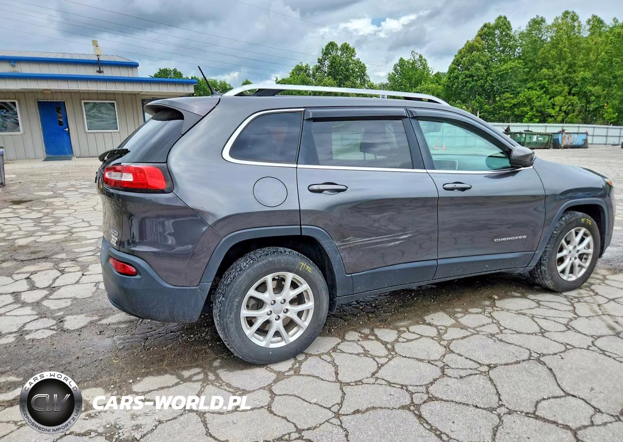 2015 Jeep Cherokee Latitude VIN:1C4PJMCB6FW751349 - 3