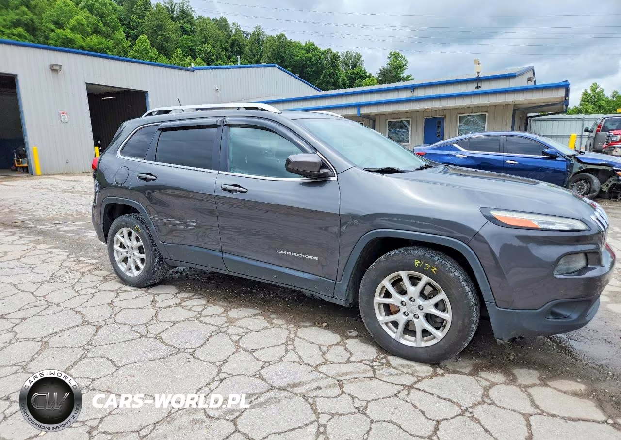 2015 Jeep Cherokee Latitude VIN:1C4PJMCB6FW751349 - 4