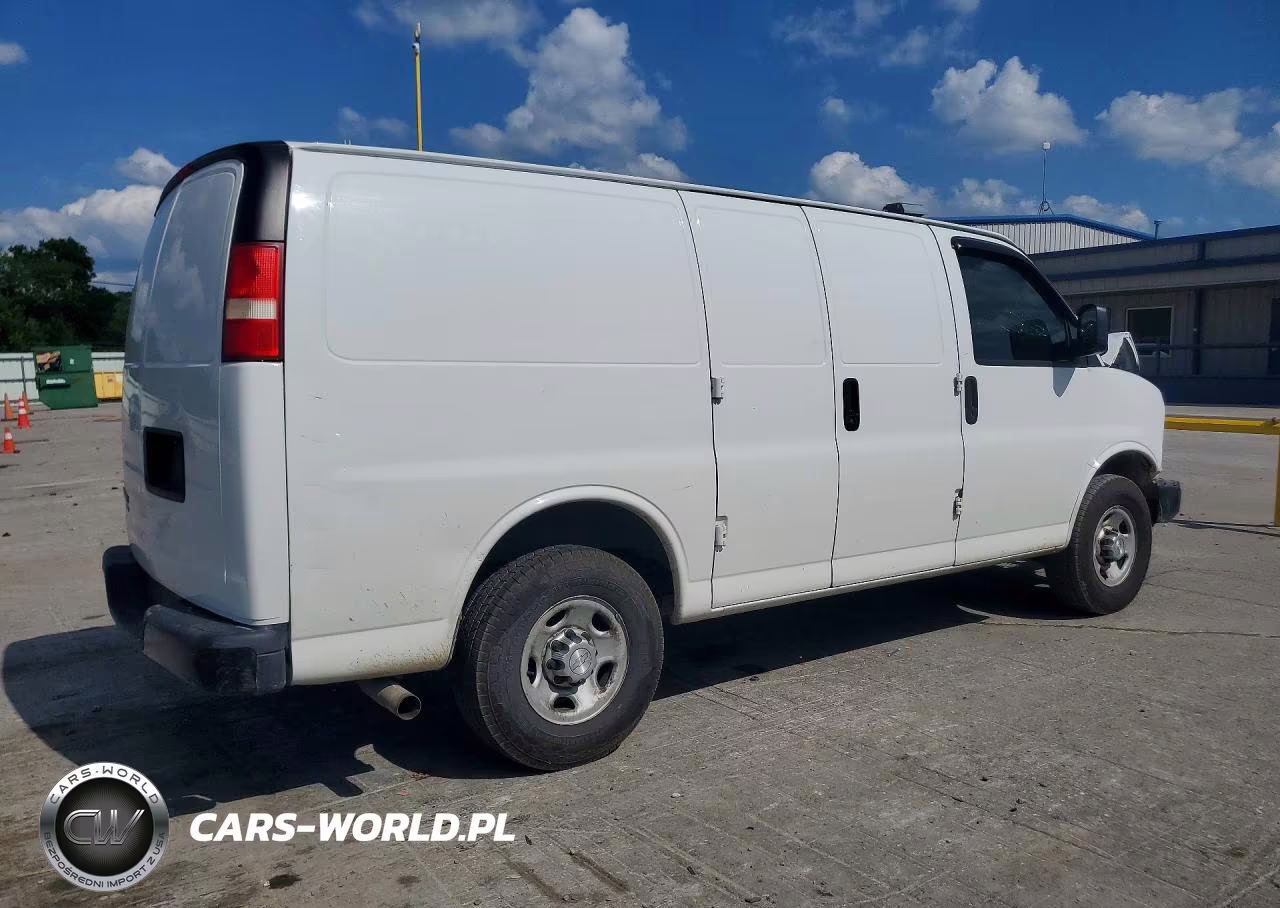 2015 Chevrolet Express G2500 VIN:1GCWGFCF9F1119533 - 3