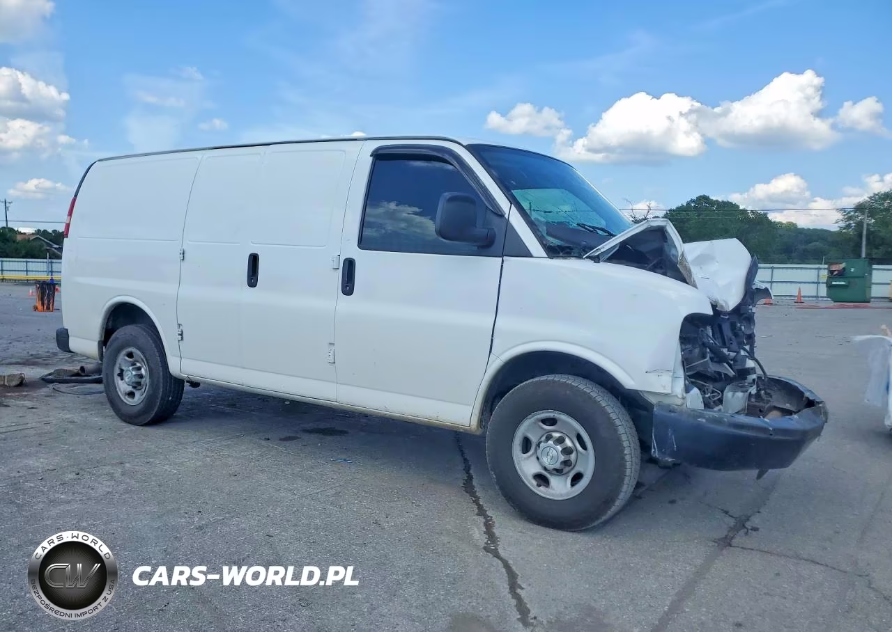 2015 Chevrolet Express G2500 VIN:1GCWGFCF9F1119533 - 4