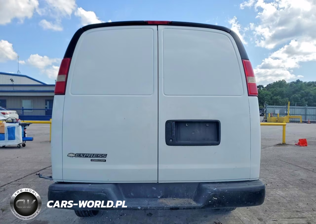 2015 Chevrolet Express G2500 VIN:1GCWGFCF9F1119533 - 6