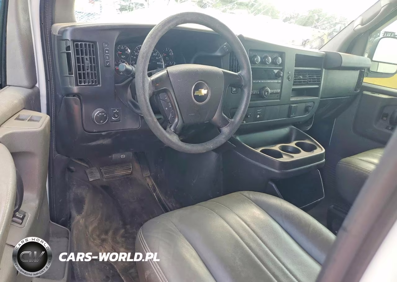 2015 Chevrolet Express G2500 VIN:1GCWGFCF9F1119533 - 8