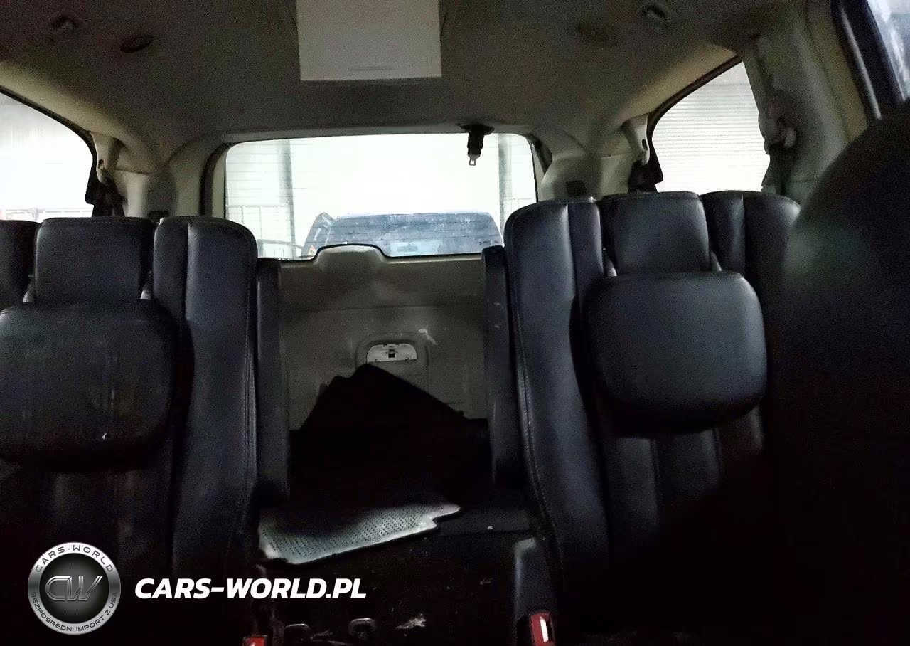 2013 Chrysler Town & Country Touring VIN:2C4RC1BG3DR713968 - 10