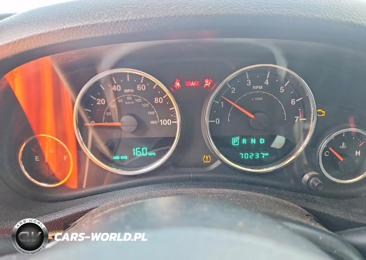 2015 Jeep Wrangler Rubicon VIN:1C4BJWCG0FL757599 - 9