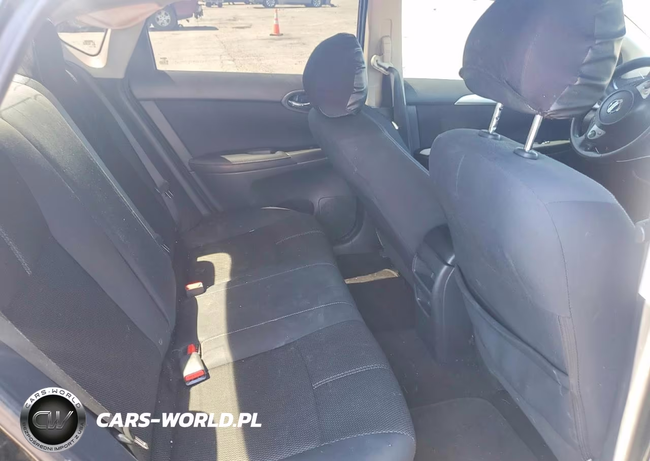 2018 Nissan Sentra S VIN:3N1AB7AP0JY213446 - 10