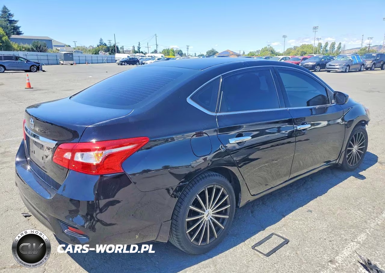 2018 Nissan Sentra S VIN:3N1AB7AP0JY213446 - 3