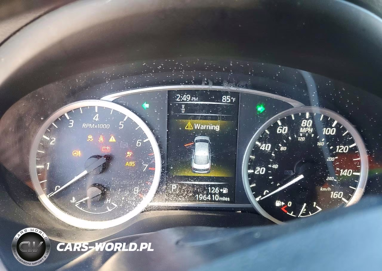 2018 Nissan Sentra S VIN:3N1AB7AP0JY213446 - 9