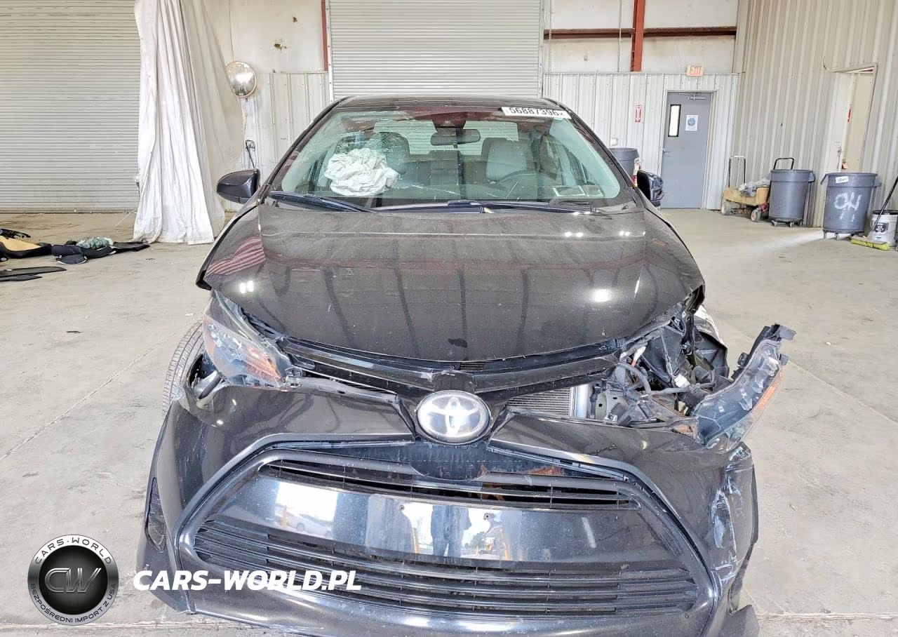 2018 Toyota Corolla Le VIN:2T1BURHE6JC065590 - 5