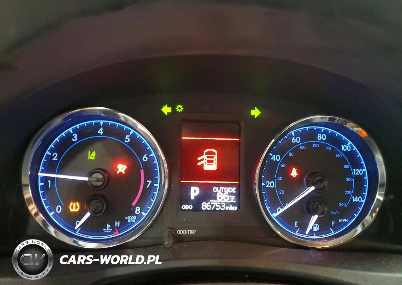 2018 Toyota Corolla Le VIN:2T1BURHE6JC065590 - 9