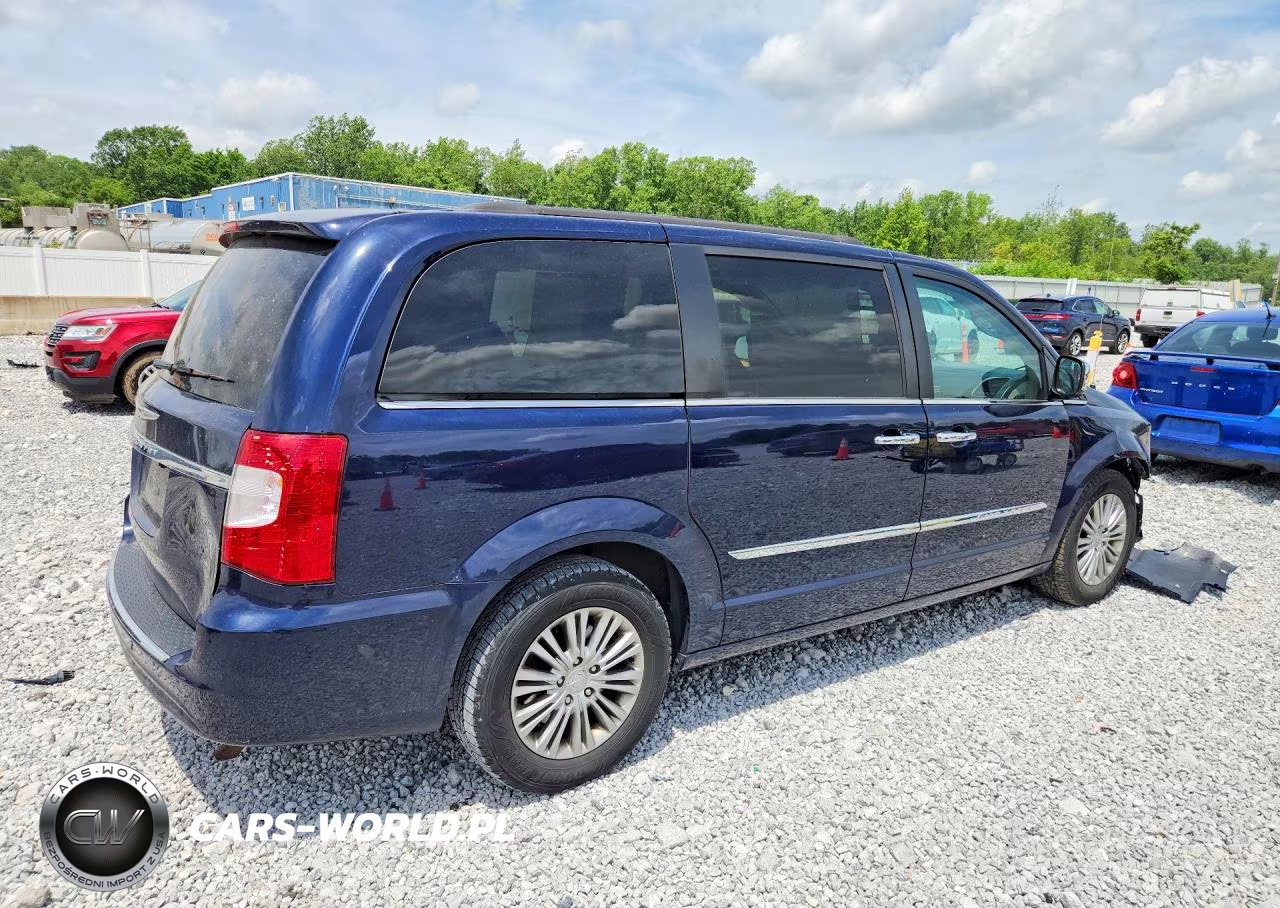 2016 Chrysler Town & Country Touring L VIN:2C4RC1CGXGR127674 - 3