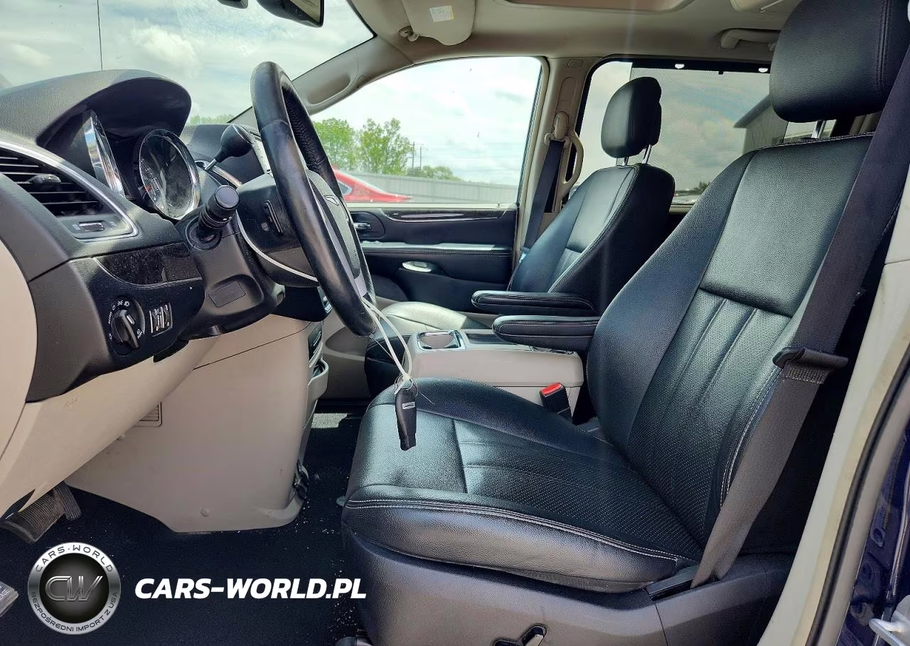 2016 Chrysler Town & Country Touring L VIN:2C4RC1CGXGR127674 - 7
