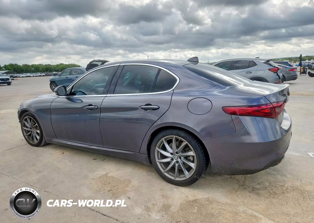 2017 Alfa Romeo Giulia VIN:ZARFAEBN5H7556407 - 2