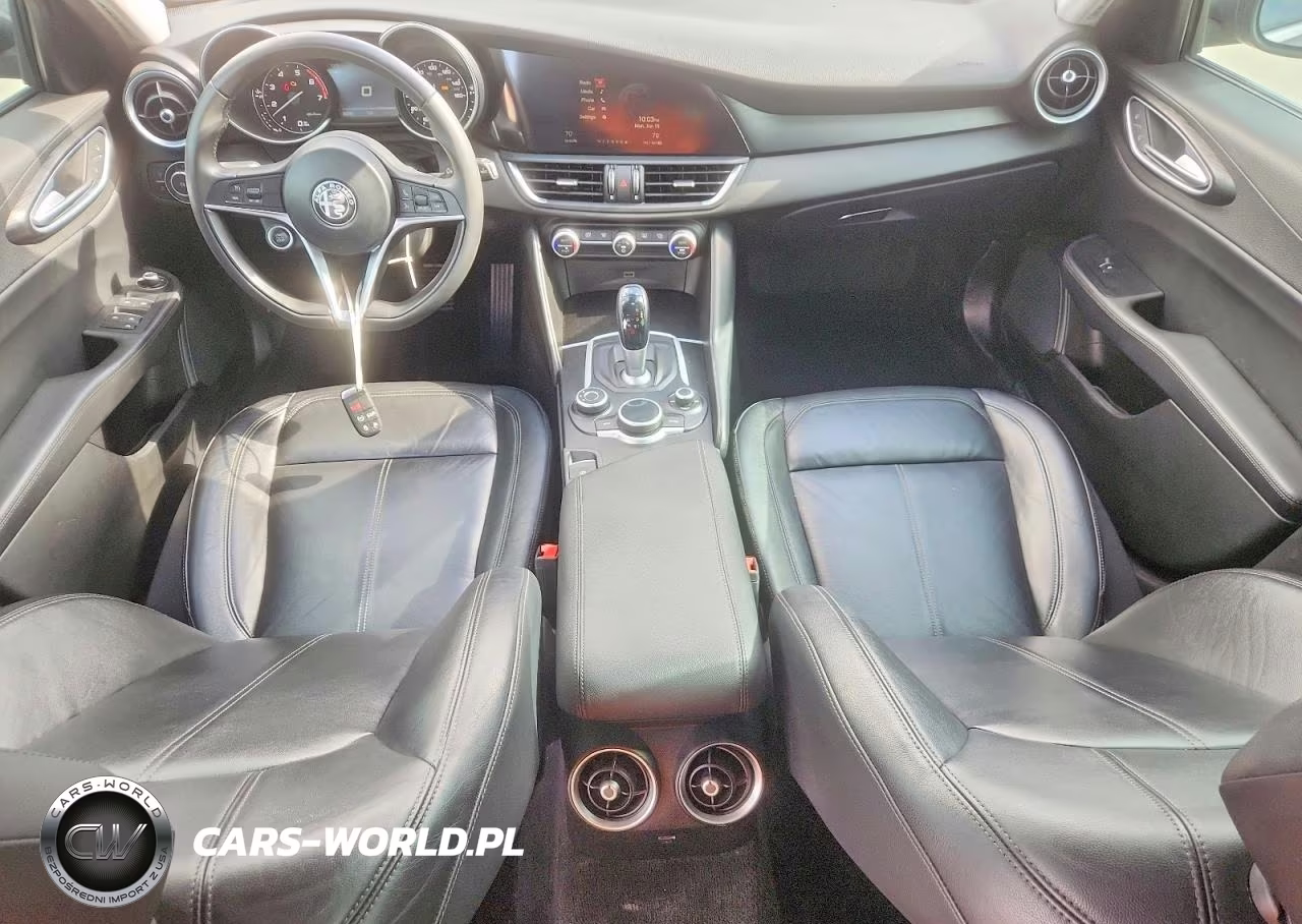 2017 Alfa Romeo Giulia VIN:ZARFAEBN5H7556407 - 8