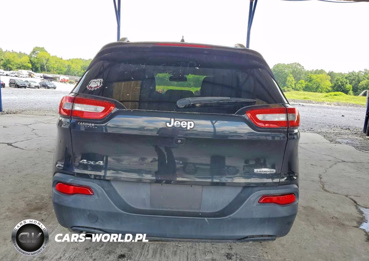 2015 Jeep Cherokee Latitude VIN:1C4PJMCB6FW784898 - 6