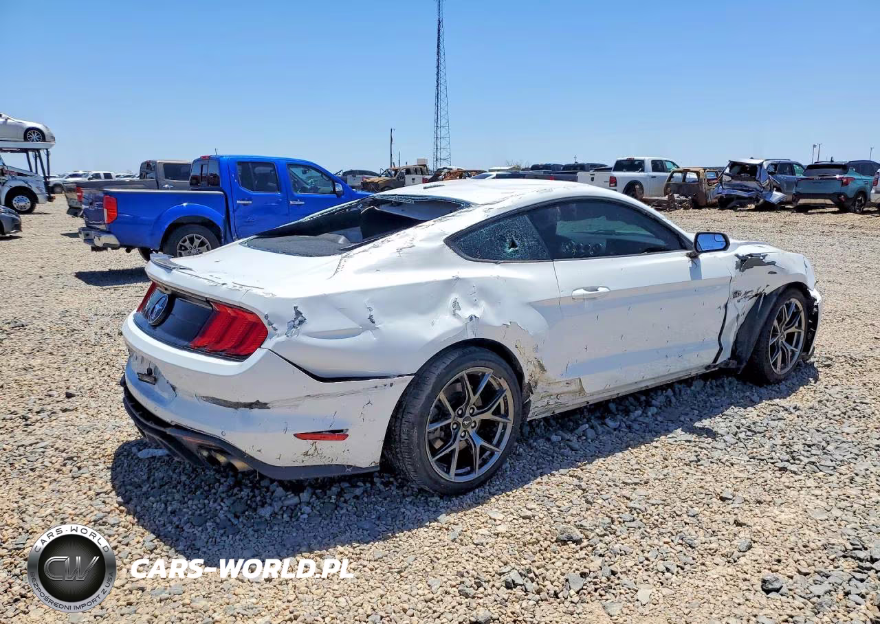 2020 Ford Mustang VIN:1FA6P8TD5L5187820 - 3