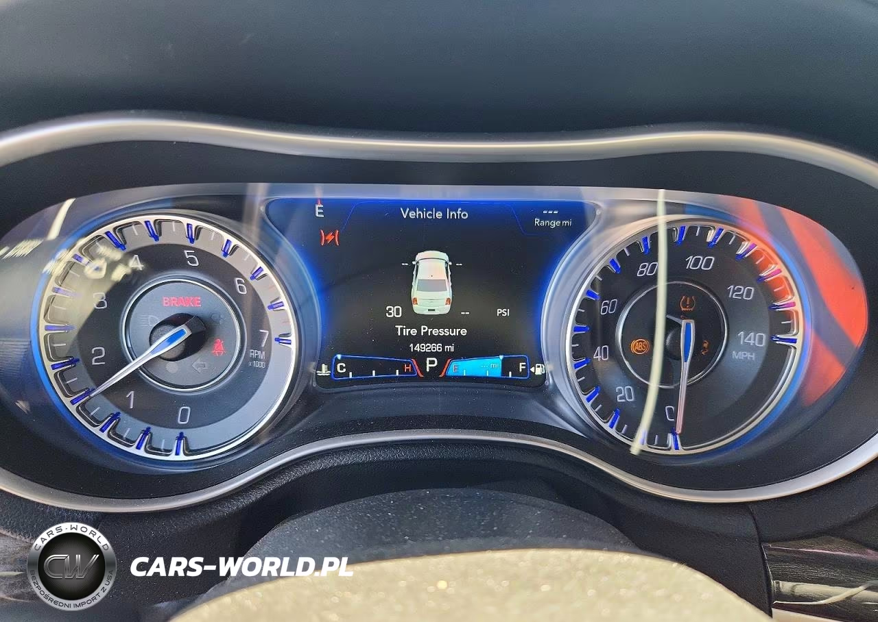 2017 Chrysler 300 Limited VIN:2C3CCAAG5HH506537 - 9