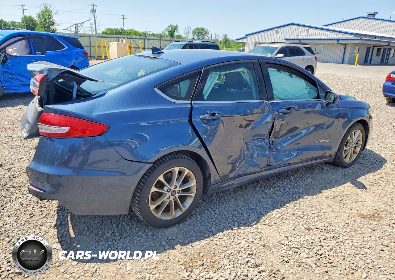 2019 Ford Fusion Se VIN:3FA6P0LU2KR192521 - 3