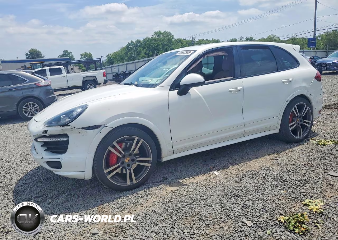 2014 Porsche Cayenne Gts