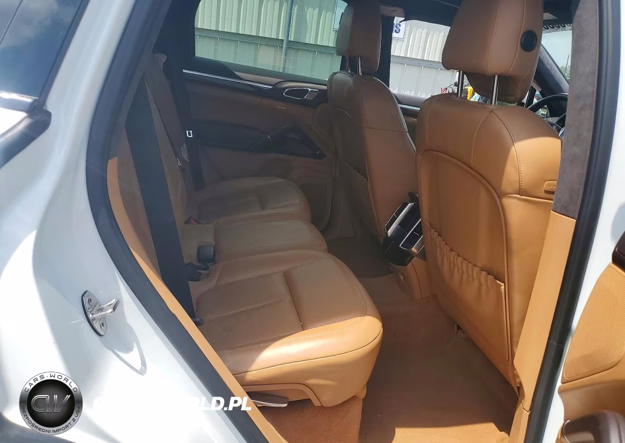2014 Porsche Cayenne Gts VIN:WP1AD2A27ELA77070 - 11