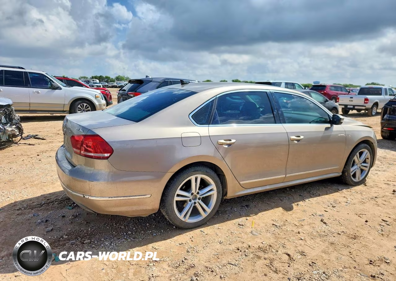 2015 Volkswagen Passat Sel VIN:1VWCV7A36FC048512 - 3