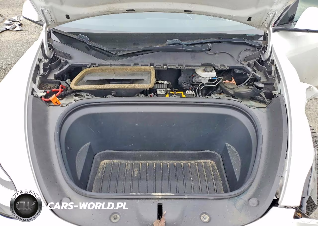 2020 Tesla Model Y VIN:5YJYGDEE3LF050729 - 12