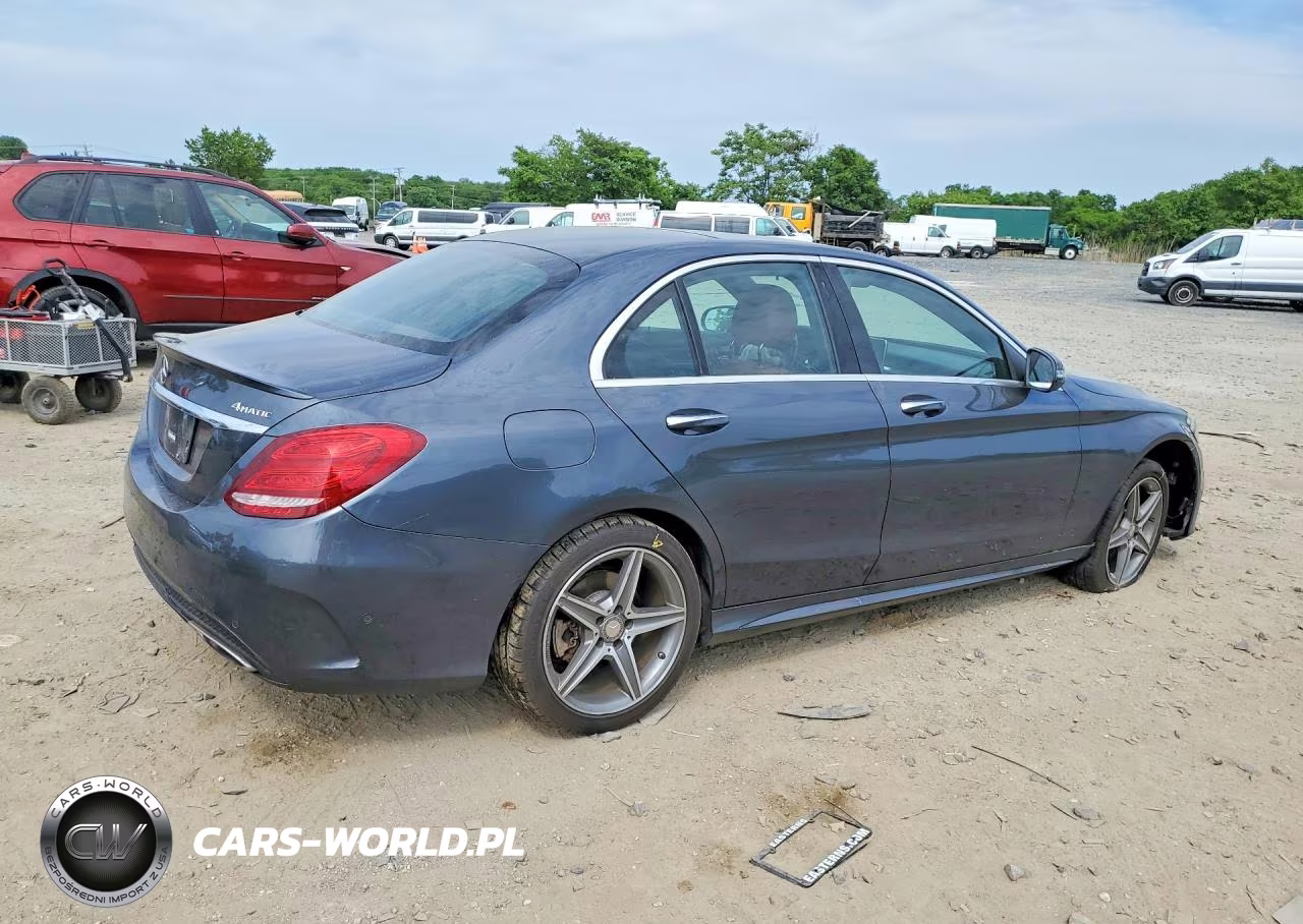 2016 Mercedes-Benz C 300 4Matic VIN:55SWF4KB2GU097601 - 3
