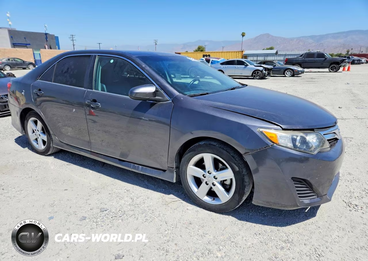 2013 Toyota Camry Se VIN:4T1BF1FK7DU663565 - 4