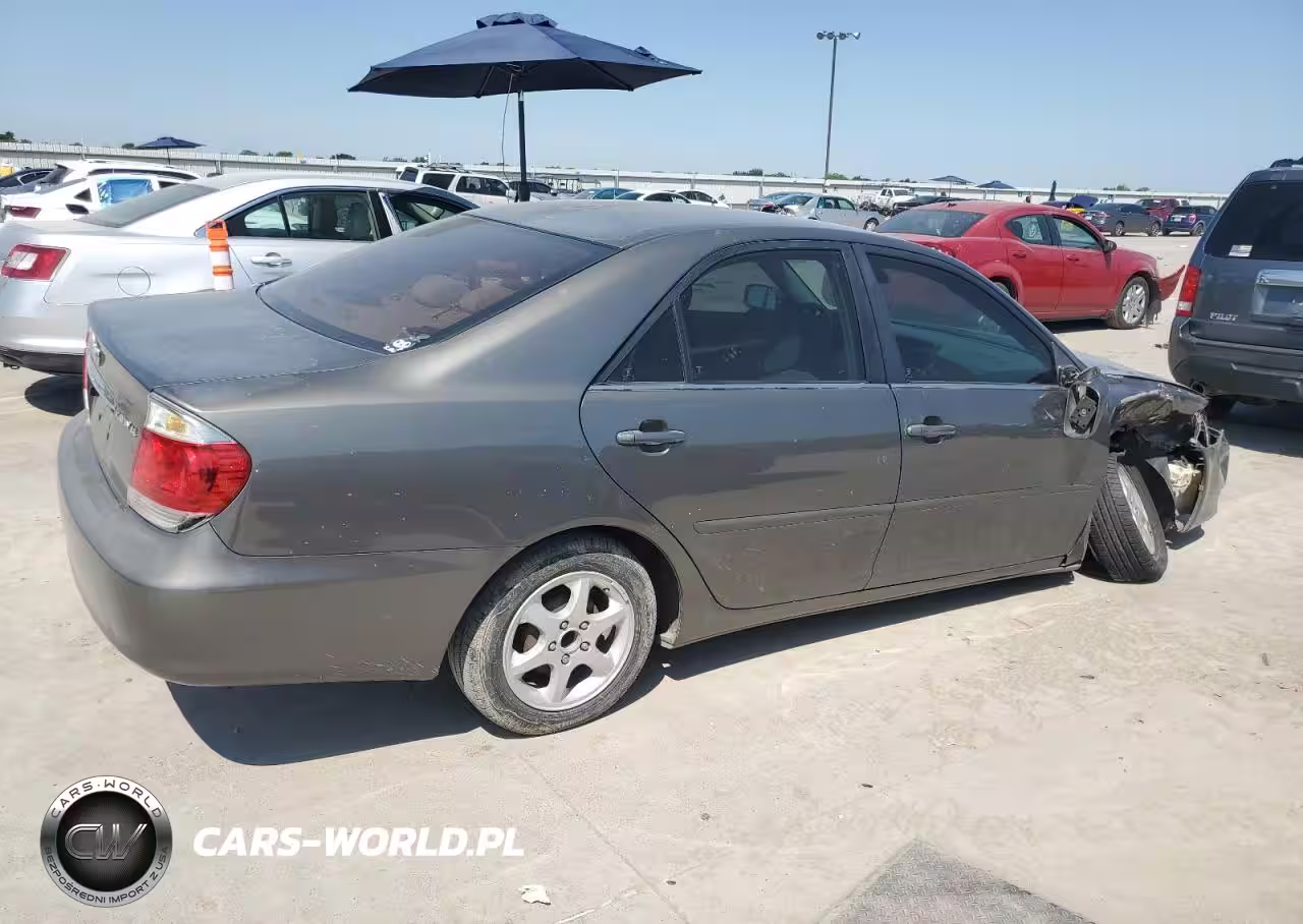 2005 Toyota Camry Le VIN:4T1BE30K35U968912 - 3