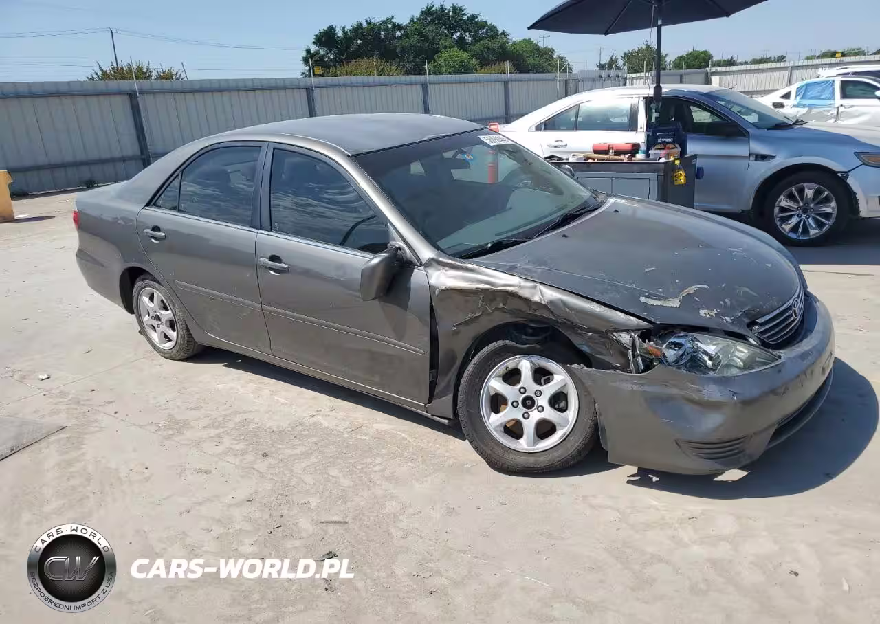 2005 Toyota Camry Le VIN:4T1BE30K35U968912 - 4