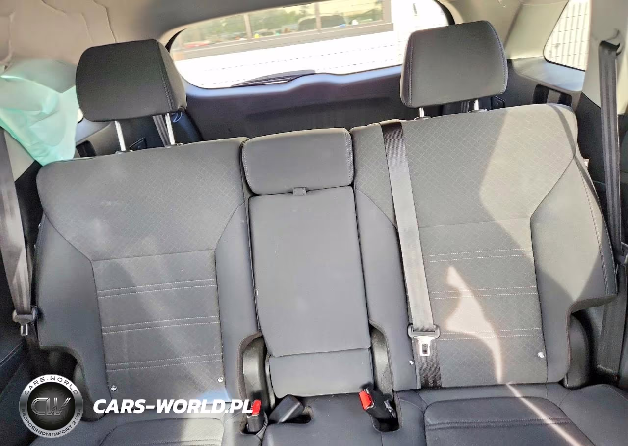 2019 Kia Sorento L VIN:5XYPG4A31KG581337 - 10